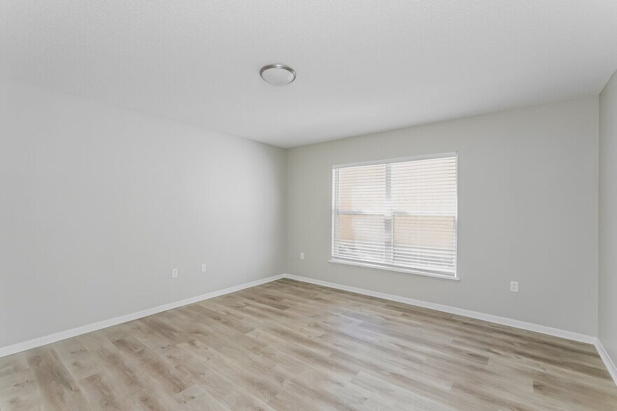 Building Photo - 13029 Waterbourne Dr