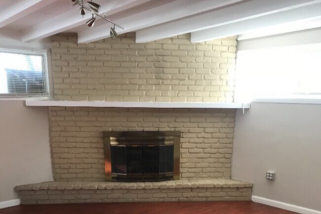 Family room fireplace - 722 Raleigh St