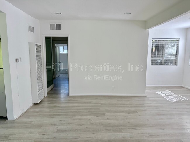 Building Photo - 358 N San Vicente Blvd