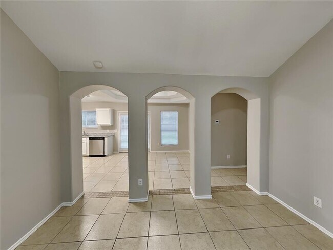 Building Photo - 2311 Shady Birch Dr