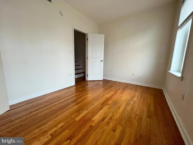 Building Photo - 1710 Snyder Ave