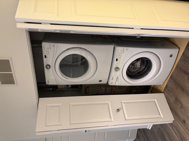 Building Photo - 625 Deerfield Rd