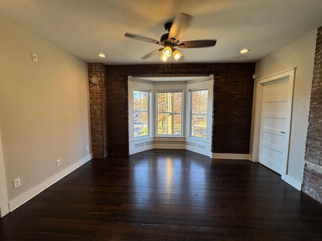 Building Photo - 201 E Fifth St