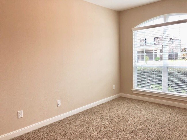 Building Photo - 3022 Rocky Canyon Dr