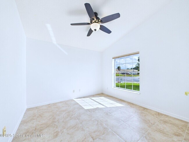 Building Photo - 207 Alcantarra St NW