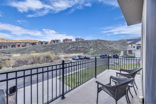 Building Photo - Wasatch Springs Gem