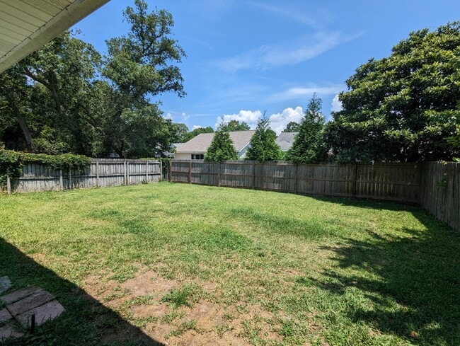 Building Photo - 1812 Brick Cir