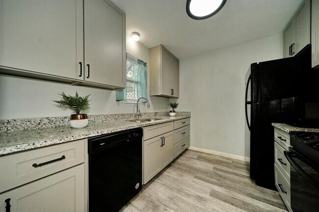 Building Photo - 3421 N Carnation Ct