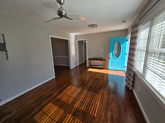 Building Photo - 8410 Holly Hill Rd