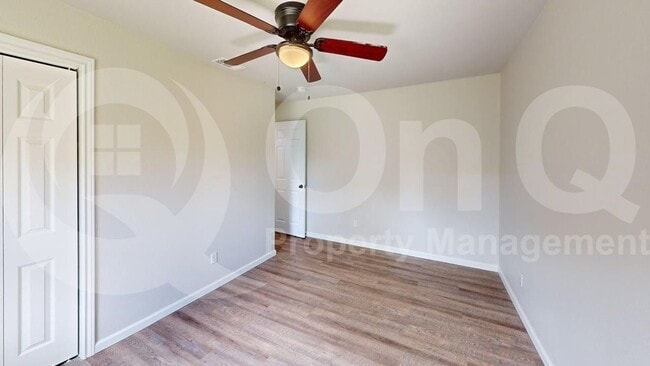 Building Photo - 519 E Gandy St