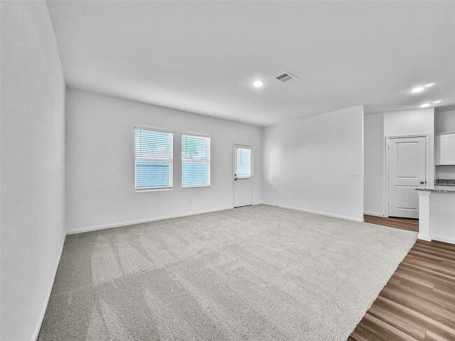 Building Photo - 28414 Selsdon Ct