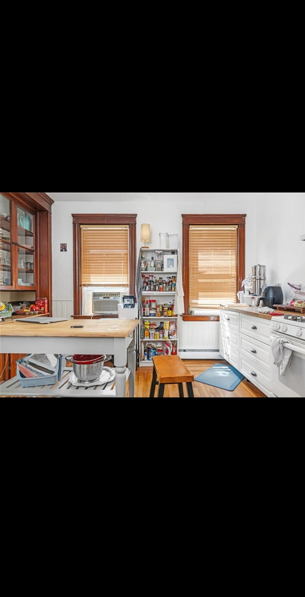 Building Photo - 207 Jewett St