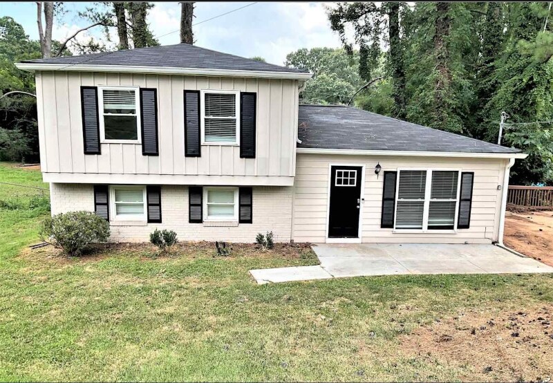 Primary Photo - 3148 Flat Shoals Rd
