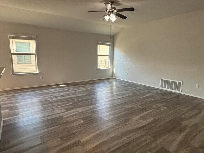 Building Photo - 111 Lillian Dr