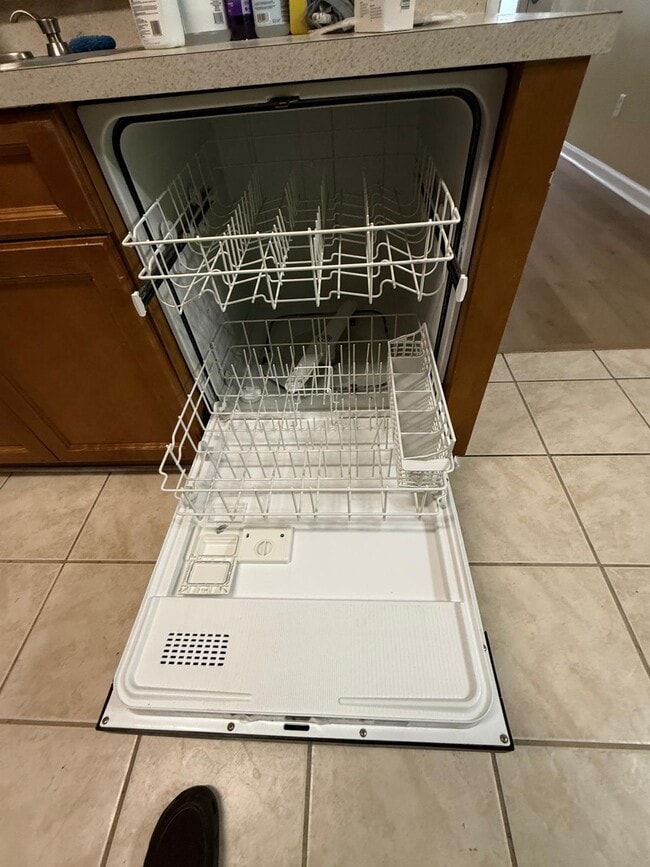 Building Photo - 2014 Midyette Rd