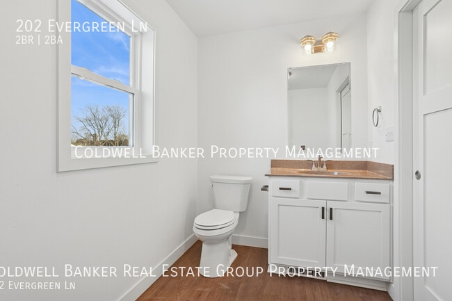 Building Photo - 202 Evergreen Ln