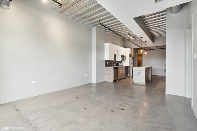 Building Photo - 1241 N Milwaukee Ave