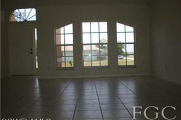 Building Photo - 703 NE 23rd Terrace