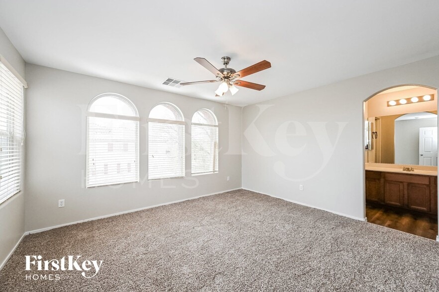 Building Photo - 7278 Clear Range Ave