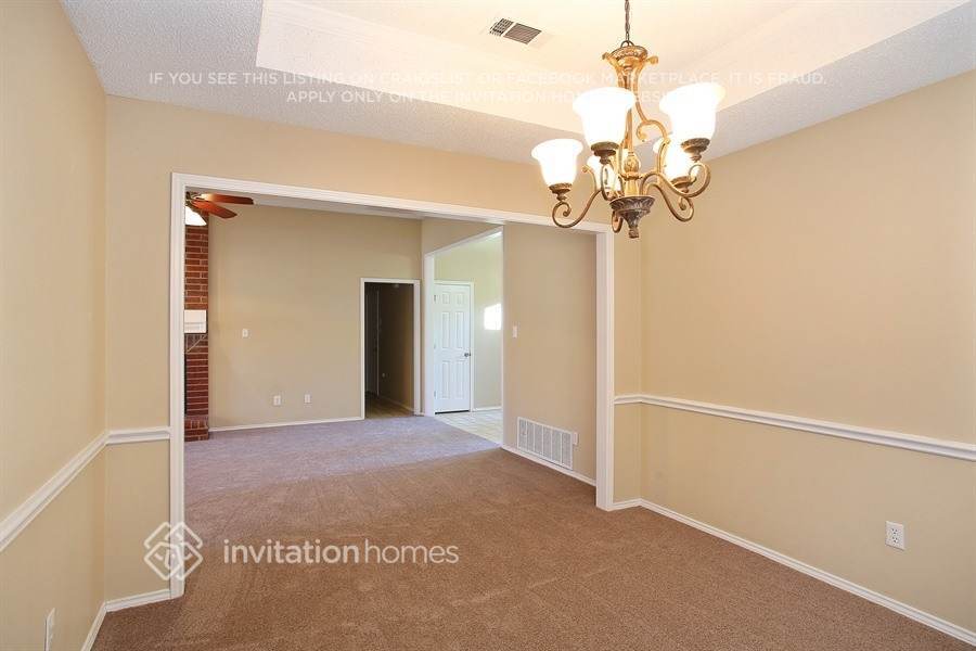 Building Photo - 1427 New Haven Dr