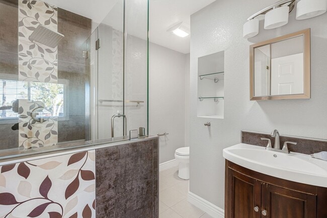 Building Photo - Spacious 4BR/3BA Home in Top-Rated School District!