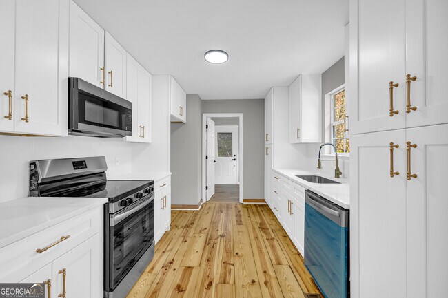 Building Photo - 106 Degrandis Ln NE