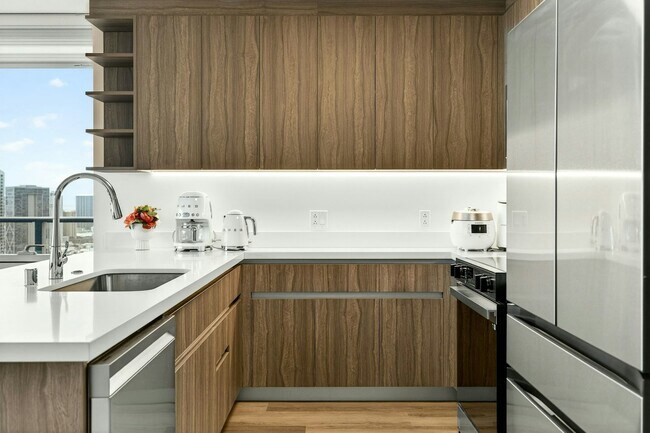 Building Photo - 1500 Rycroft St