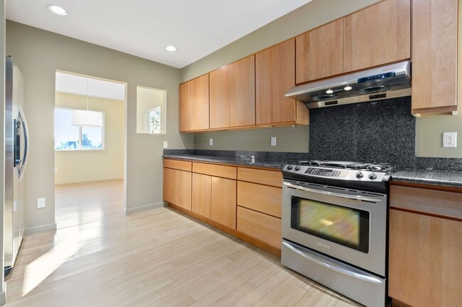 Building Photo - Big Brilliant Greenwood Home: 87th and Linden