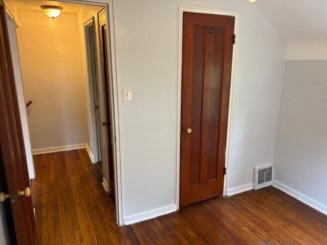 Building Photo - 46 Wenzell Pl