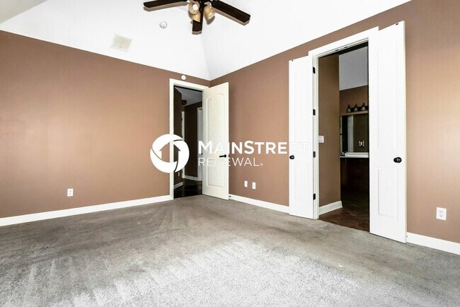 Building Photo - 4 Bedroom Pet-Friendly Home in MEMPHIS, TN with Main Street Renewal