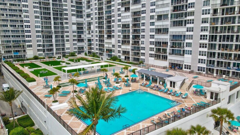 Building Photo - 4280 Galt Ocean Dr
