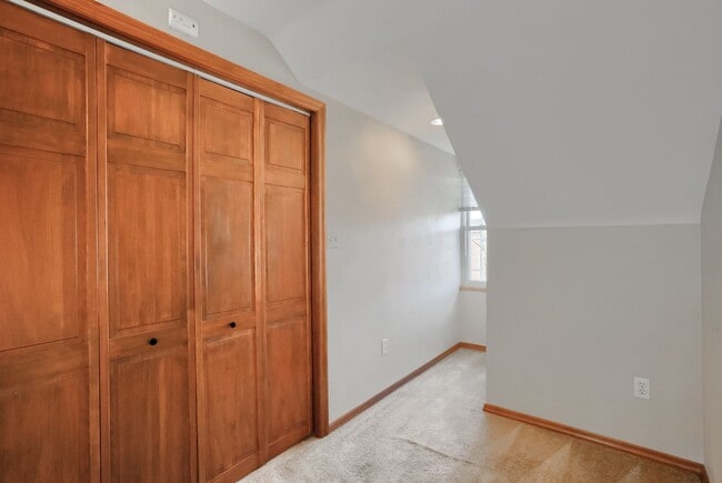 Building Photo - 2810 Sarah St