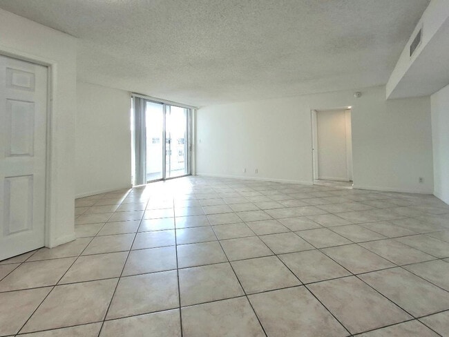 Building Photo - 1421 S Ocean Blvd