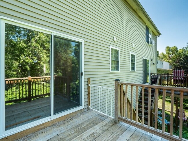 Building Photo - 90 A Loxwood St