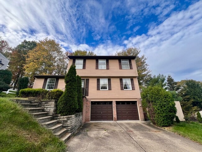 Primary Photo - Beautiful Home - 3 Bedroom 2.5 Bathroom - ...