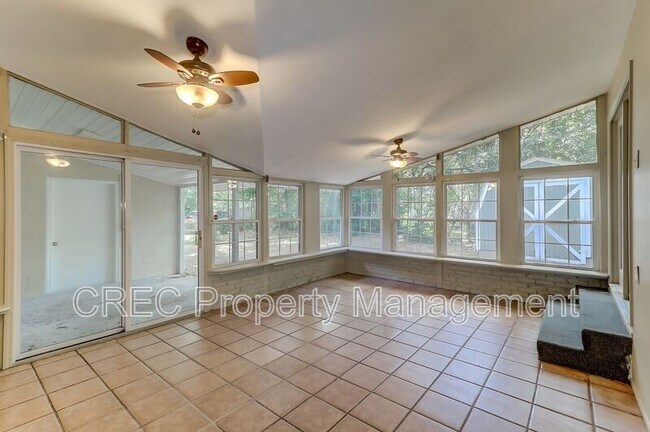 Building Photo - 5639 Flanders Ave