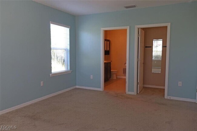 Building Photo - 3500 Acapulco Cir