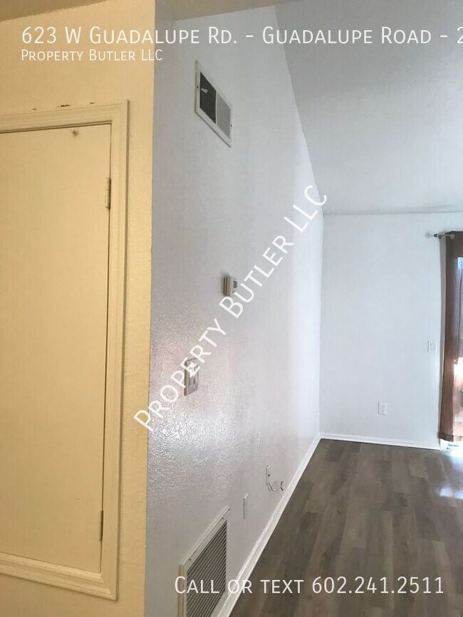 Building Photo - 623 W Guadalupe Rd