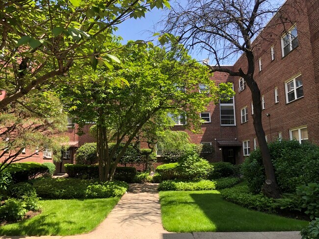 Building Photo - 40 Glenwood Ave