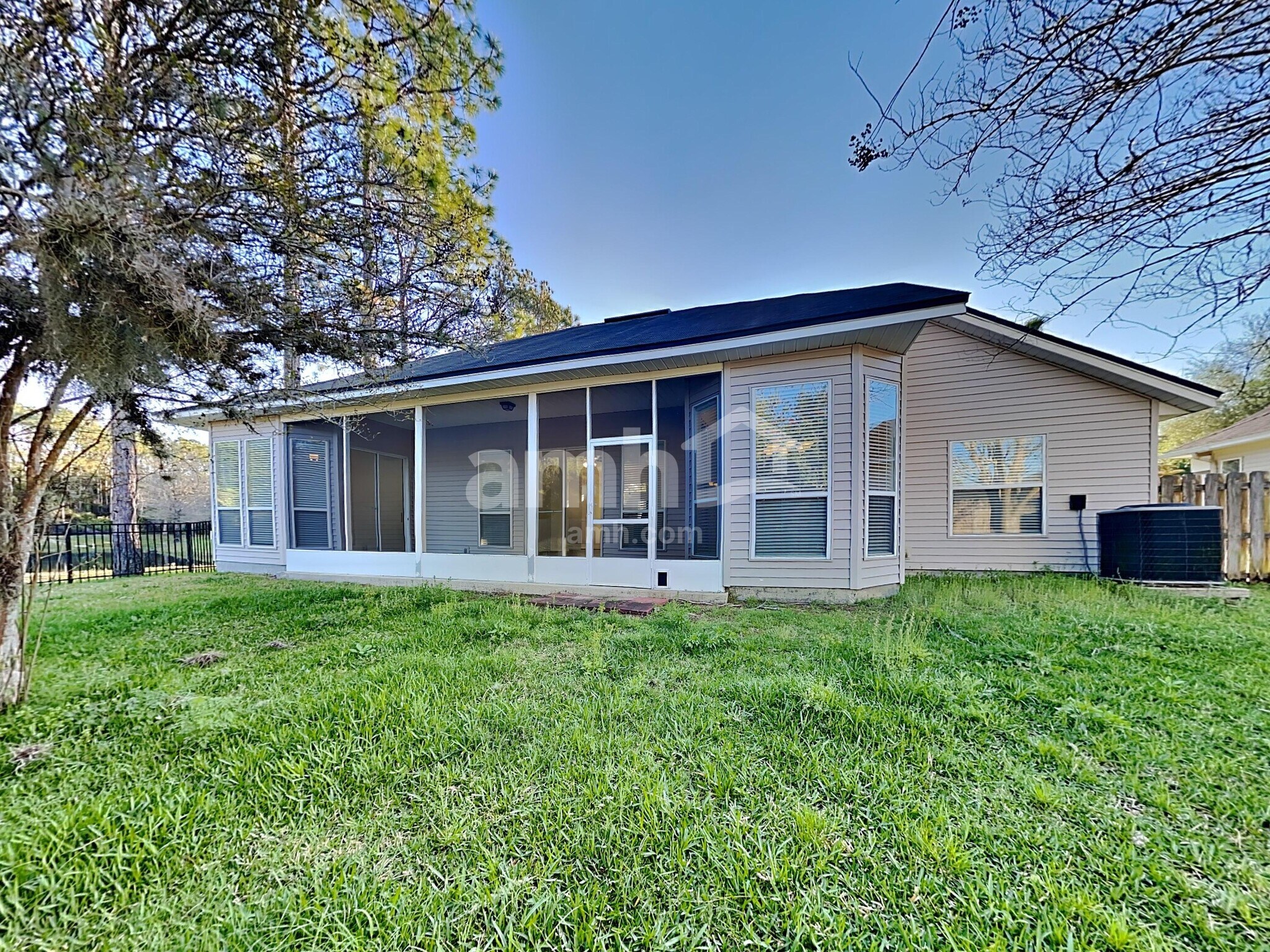 Building Photo - 125 Whisper Ridge Dr