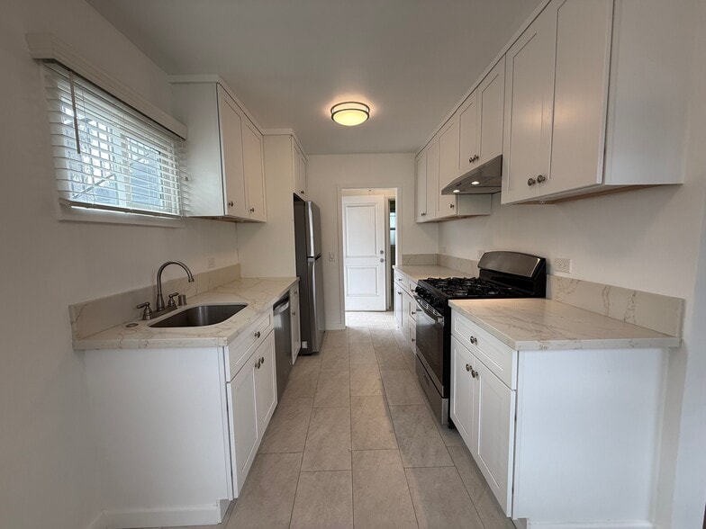 Building Photo - 1157 N Genesee Ave