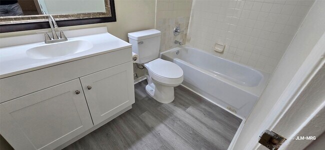 Building Photo - 9700 Leawood Blvd