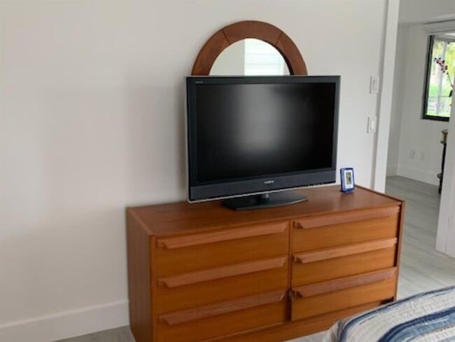 Building Photo - 18312 Driggers Ave