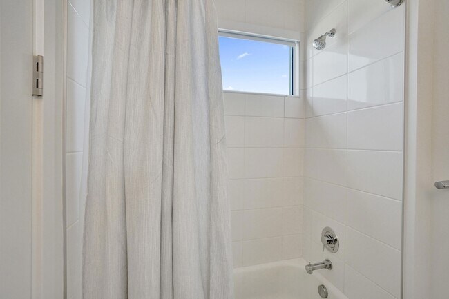 Building Photo - 9140 Silver Marsh Ln