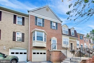 Building Photo - 4 Earth Star Ct
