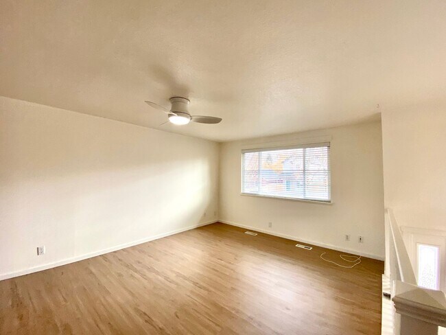 Building Photo - 4 Bedroom 2 Bath Home Boise North End