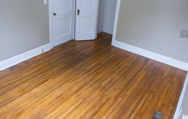 Building Photo - 3 bed 2 bath in Anniston