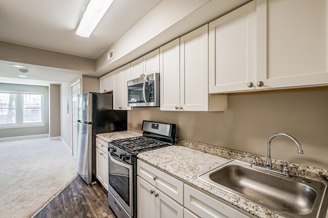 Building Photo - 2439 25th St SE