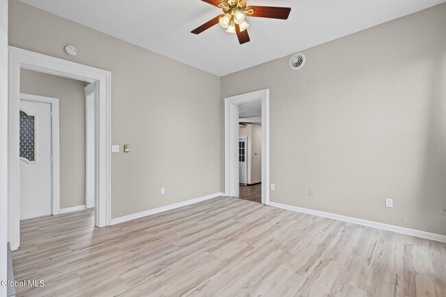 Building Photo - 821 23rd St