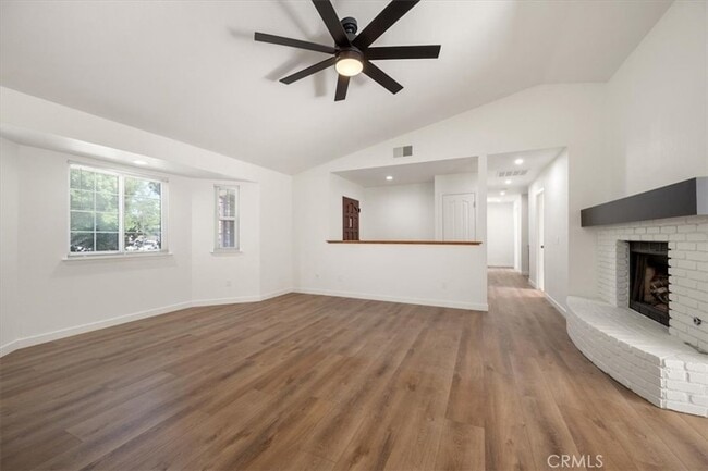 Building Photo - 836 Casals Dr